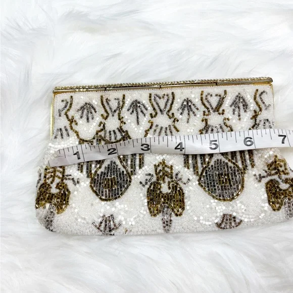 Vintage Gold-Pewter-White Beaded Clutch. - Picture 10 of 13